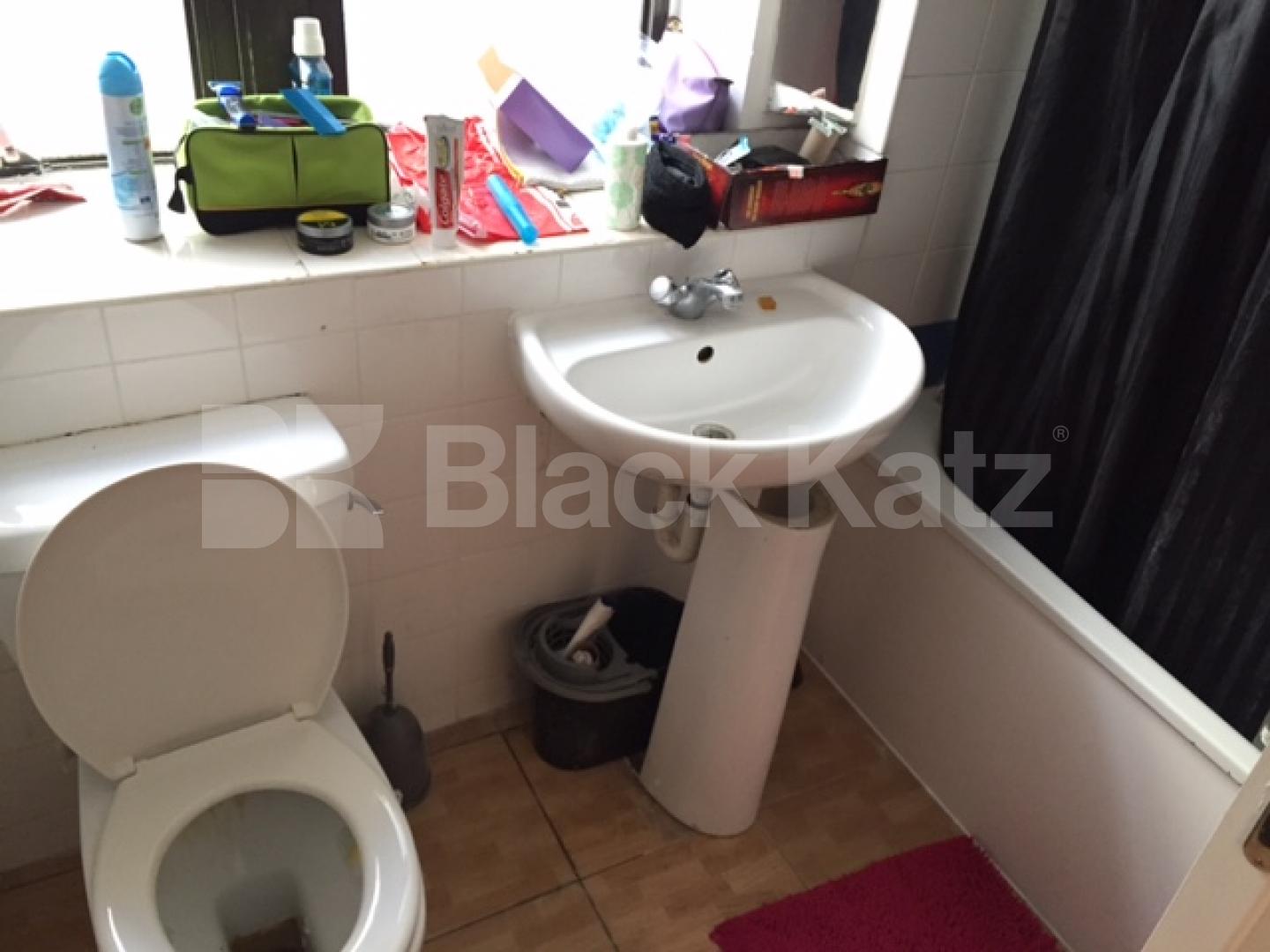 			NEW INSTRUCTION, 3 Bedroom, 1 bath, 1 reception Flat			 Ivatt Place, West Kensington